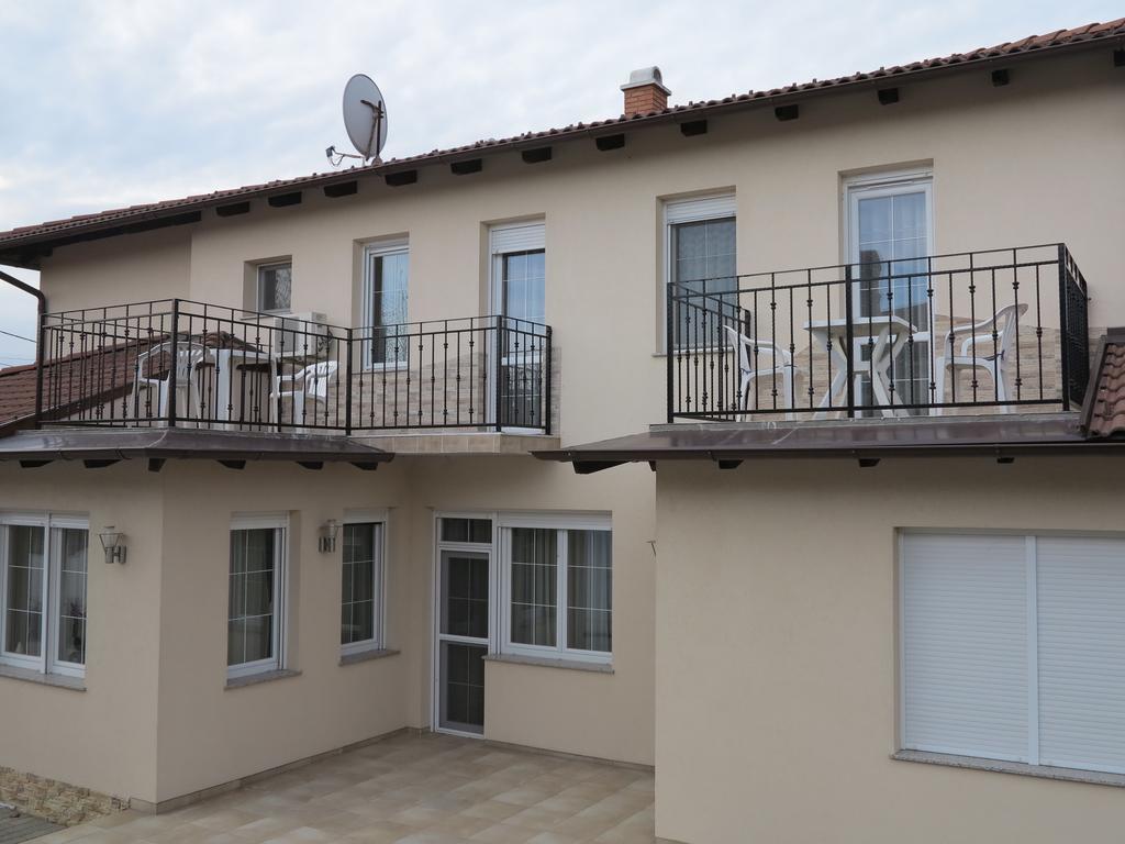 Aura Apartman Хайдусобосло Экстерьер фото