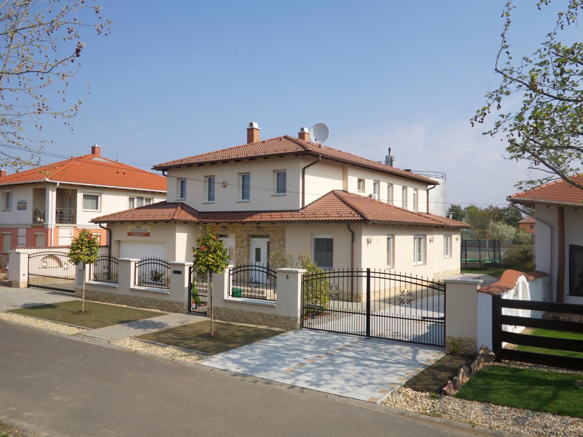 Aura Apartman Хайдусобосло Номер фото