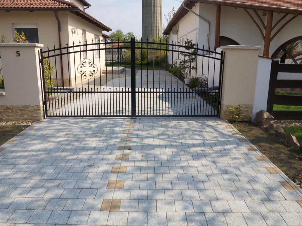 Aura Apartman Хайдусобосло Экстерьер фото