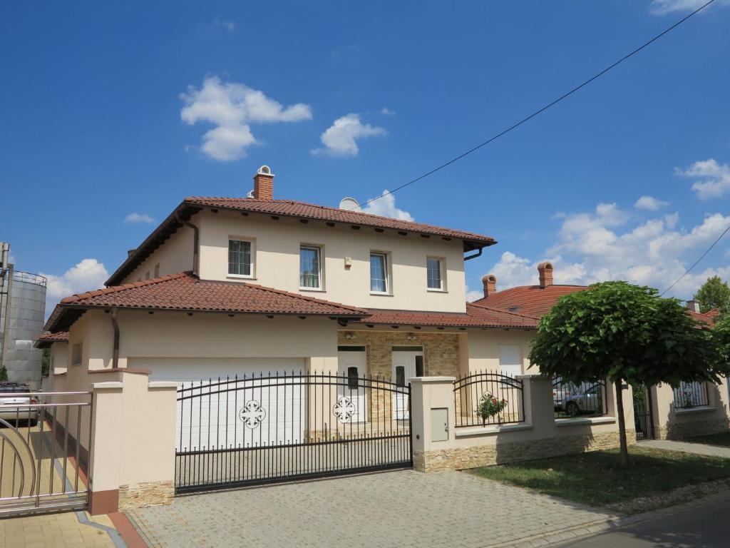 Aura Apartman Хайдусобосло Экстерьер фото